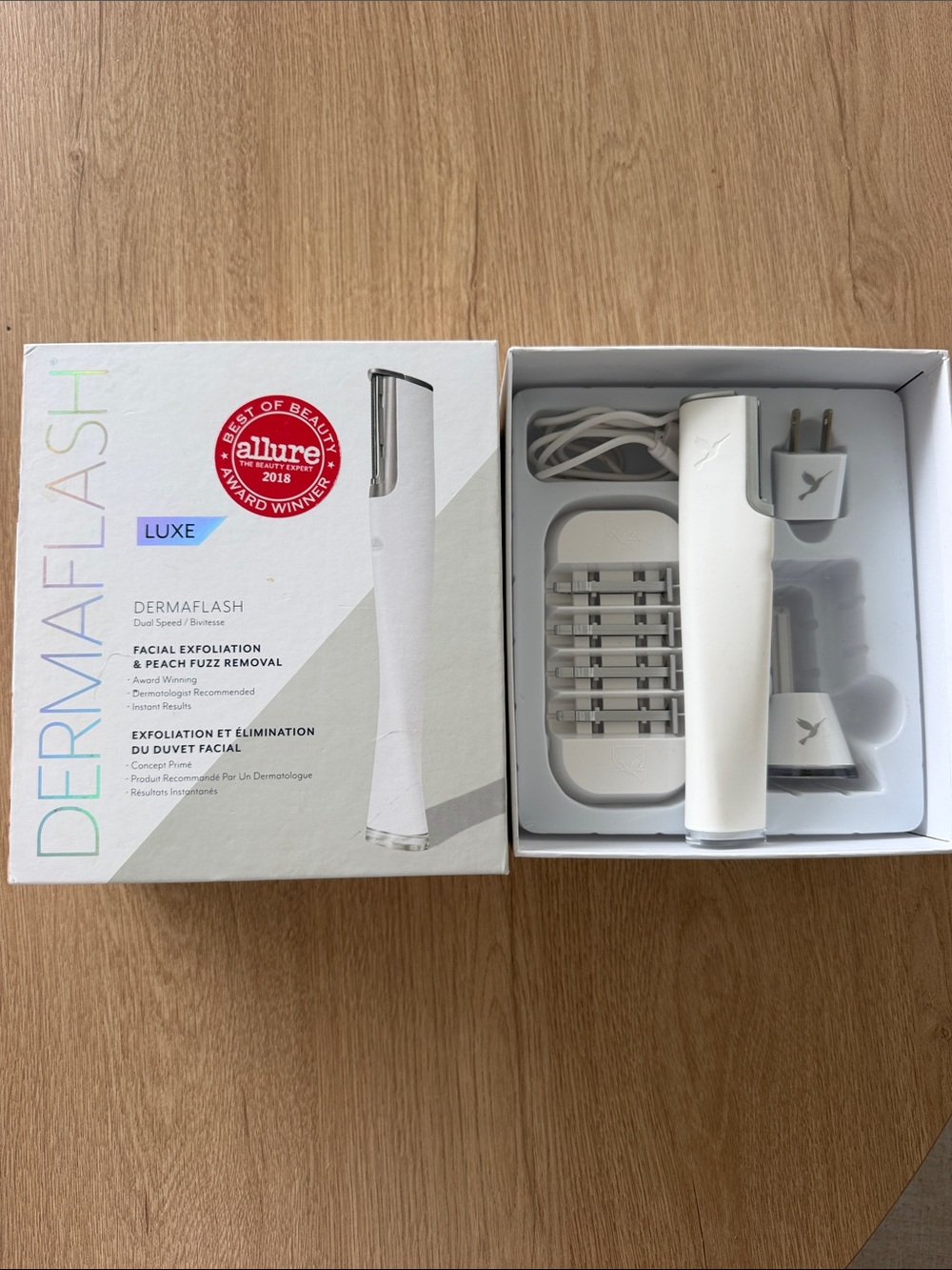 Dermaflash Luxe Facial Exfoliation & Peach Fuzz Remover